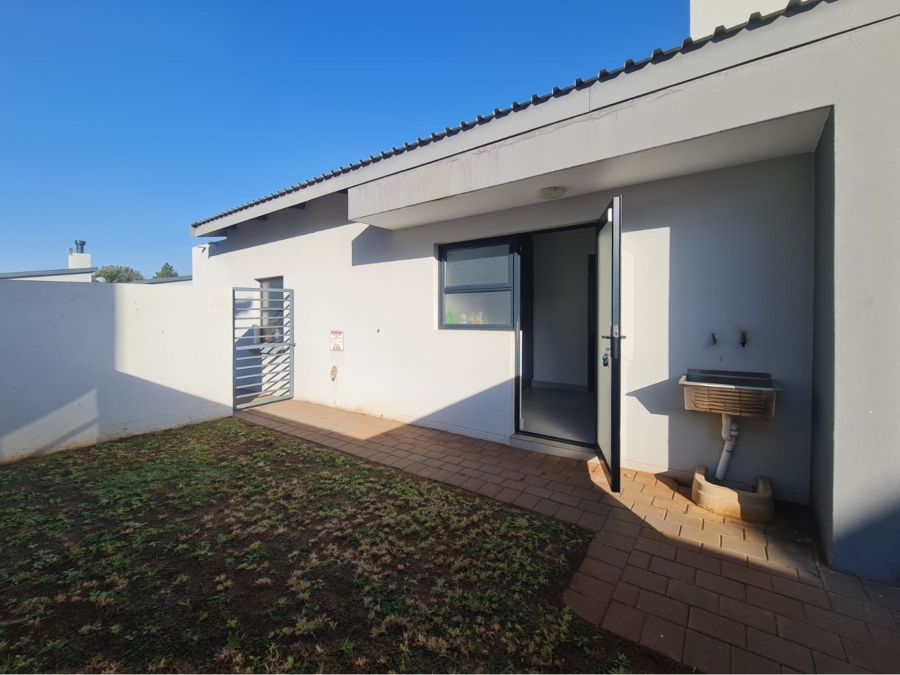 To Let 3 Bedroom Property for Rent in Melodie North West